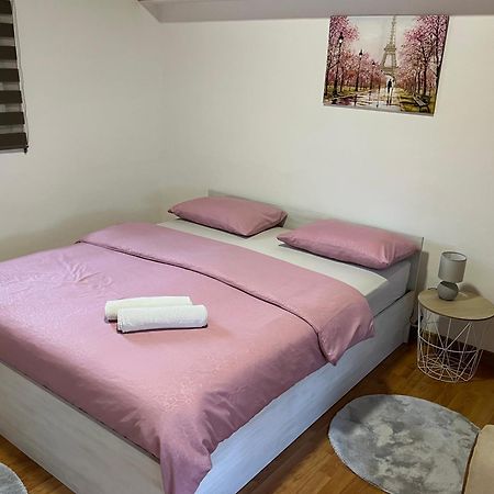 Apartment Helena Airport Podgorica Esterno foto