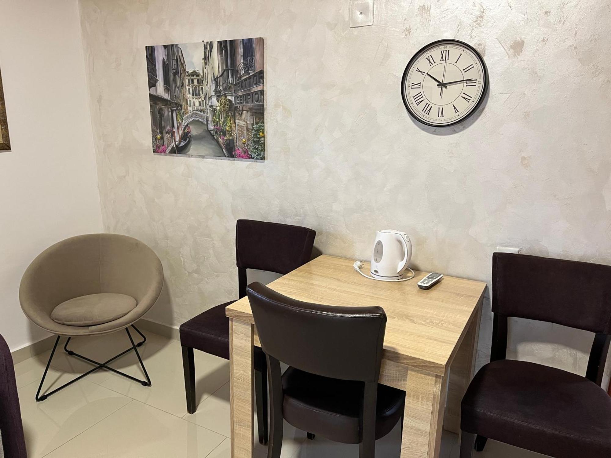 Apartment Helena Airport Podgorica Esterno foto